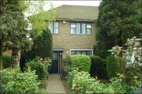01 Ossulton Place